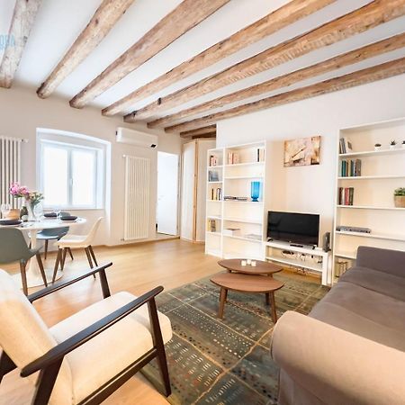 Mazzini 9 Tirabora Short Rent Apartment Trieste Ngoại thất bức ảnh