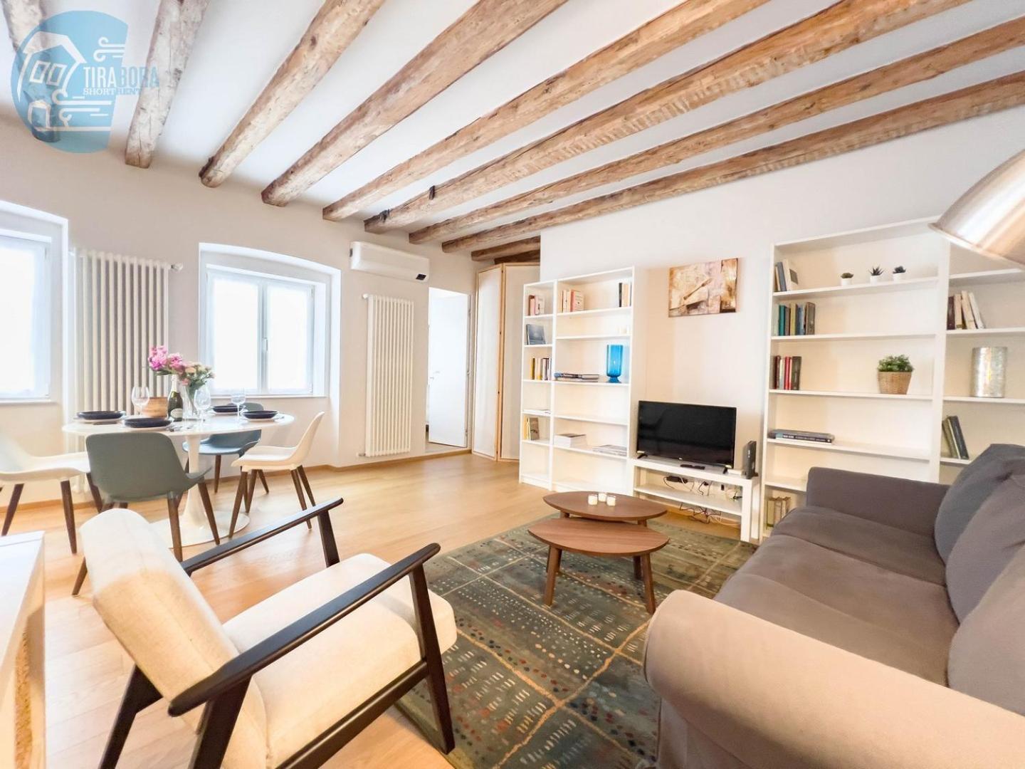 Mazzini 9 Tirabora Short Rent Apartment Trieste Ngoại thất bức ảnh