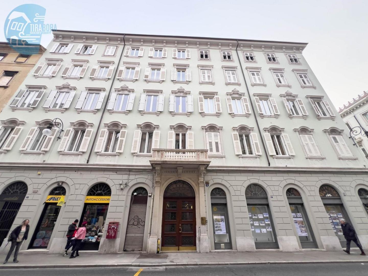 Mazzini 9 Tirabora Short Rent Apartment Trieste Ngoại thất bức ảnh