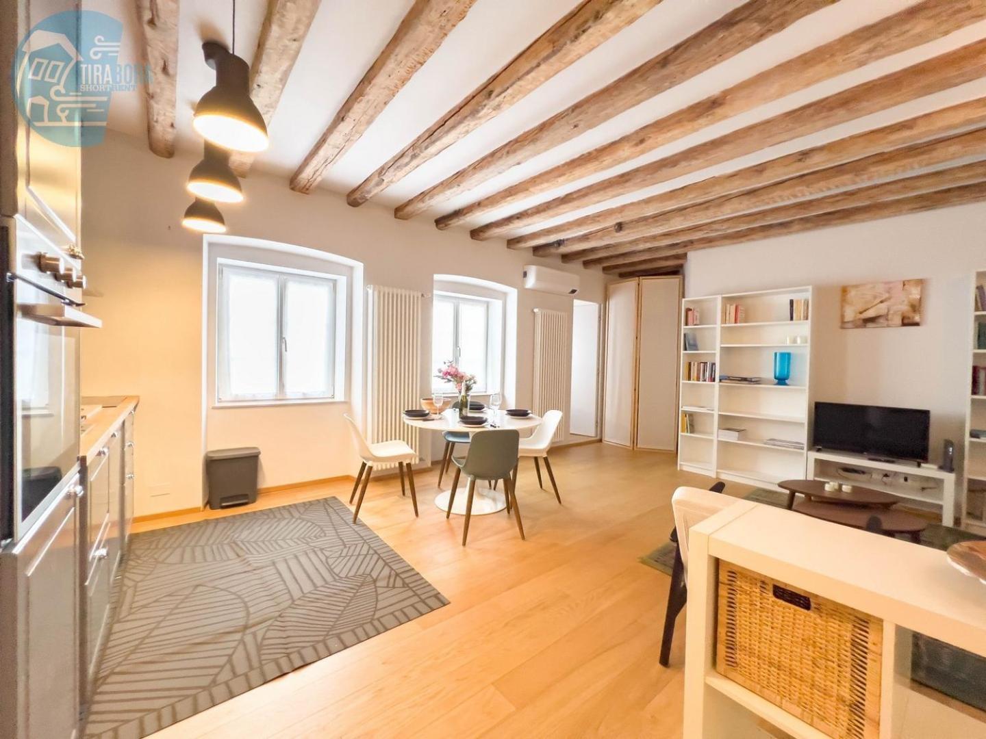 Mazzini 9 Tirabora Short Rent Apartment Trieste Ngoại thất bức ảnh