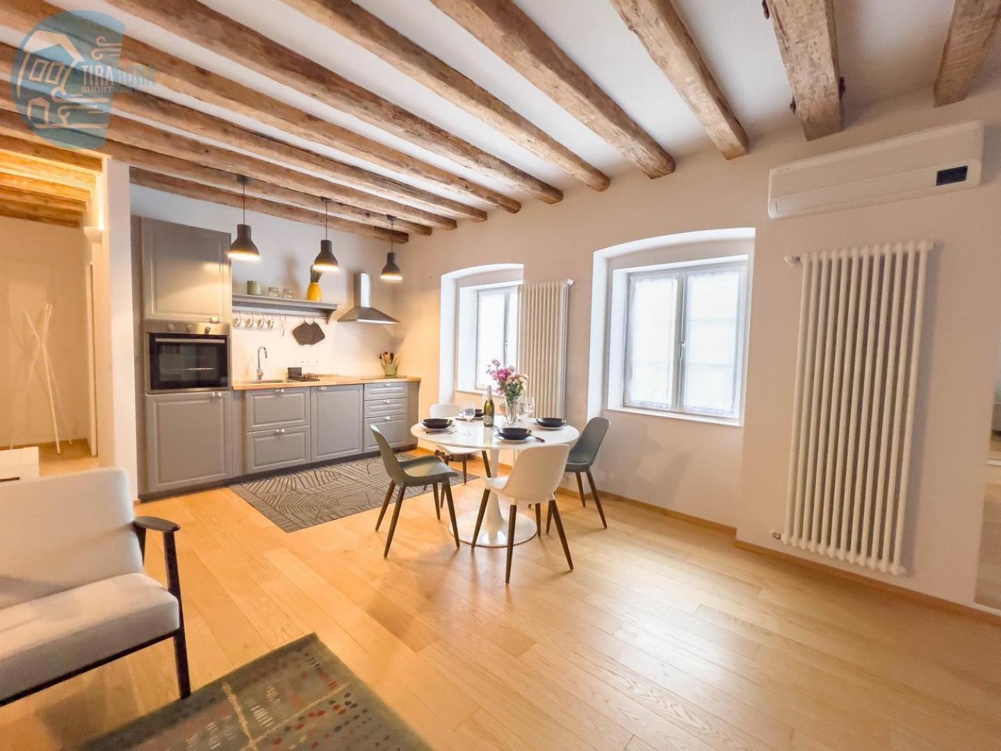 Mazzini 9 Tirabora Short Rent Apartment Trieste Ngoại thất bức ảnh